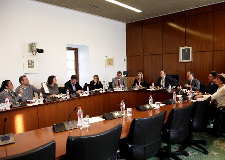 La Comisión, al comienzo de su reunión de hoy