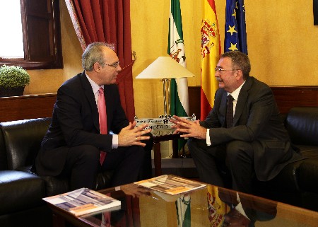 El presidente del Parlamento y el presidente del CES, durante su reunión