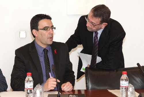 Mario Jimnez, portavoz del Grupo Socialista, conversa con el vicepresidente primero de la Cmara, Manuel Gracia