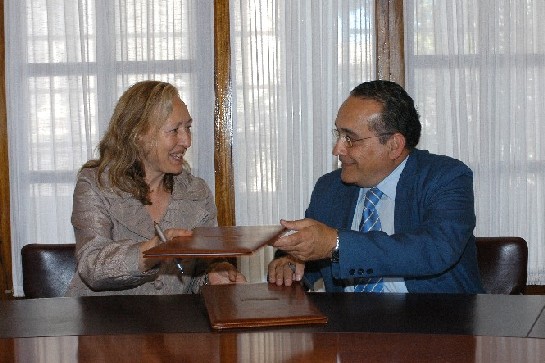 Fuensanta Coves, con el Director General de Forja XXI