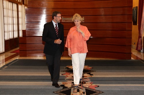 Gracia y Becerril, en el Salón de Protocolo del Parlamento