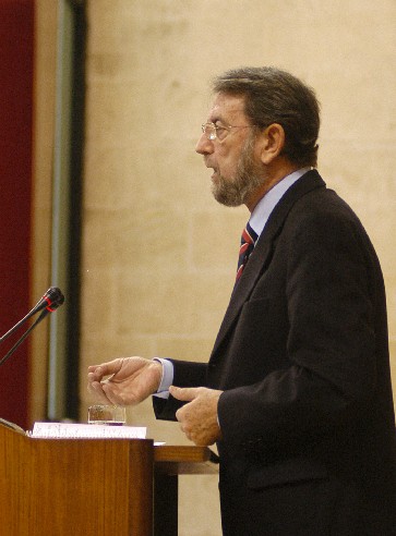 El portavoz del Grupo Socialista, Manuel Gracia, durante el debate de convalidación del Decreto Ley