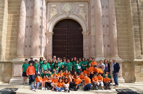 Alumnos y alumnas de 5� y 6� de Primaria del Colegio Ave MAr�a de Arbolote, Granada