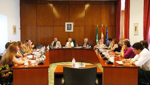 La Diputaci�n Permanente celebr� hoy una sesi�n para debatir la solicitud de convocatoria de un Pleno extraordinario presentada por el Grupo Popular