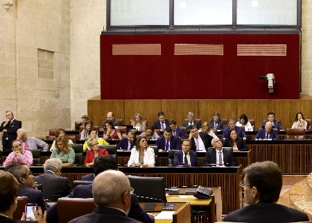Miembros del Consejo de Gobierno y del Grupo Popular, durante la intervencin de la presidenta
