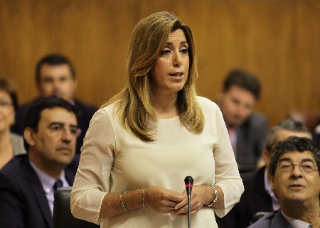 Susana Daz, presidenta de la Junta de Andaluca, responde a una de las preguntas planteadas por los portavoces parlamentarios en la sesin de control
