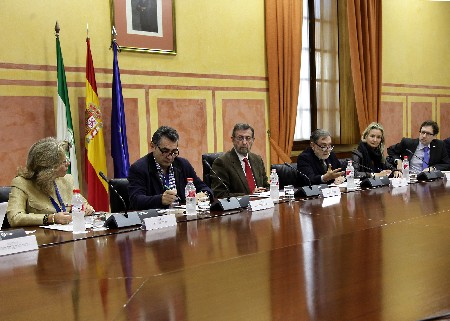La diputada Carolina Gonzlez Vigo y el presidente del Parlamento participan en el seminario