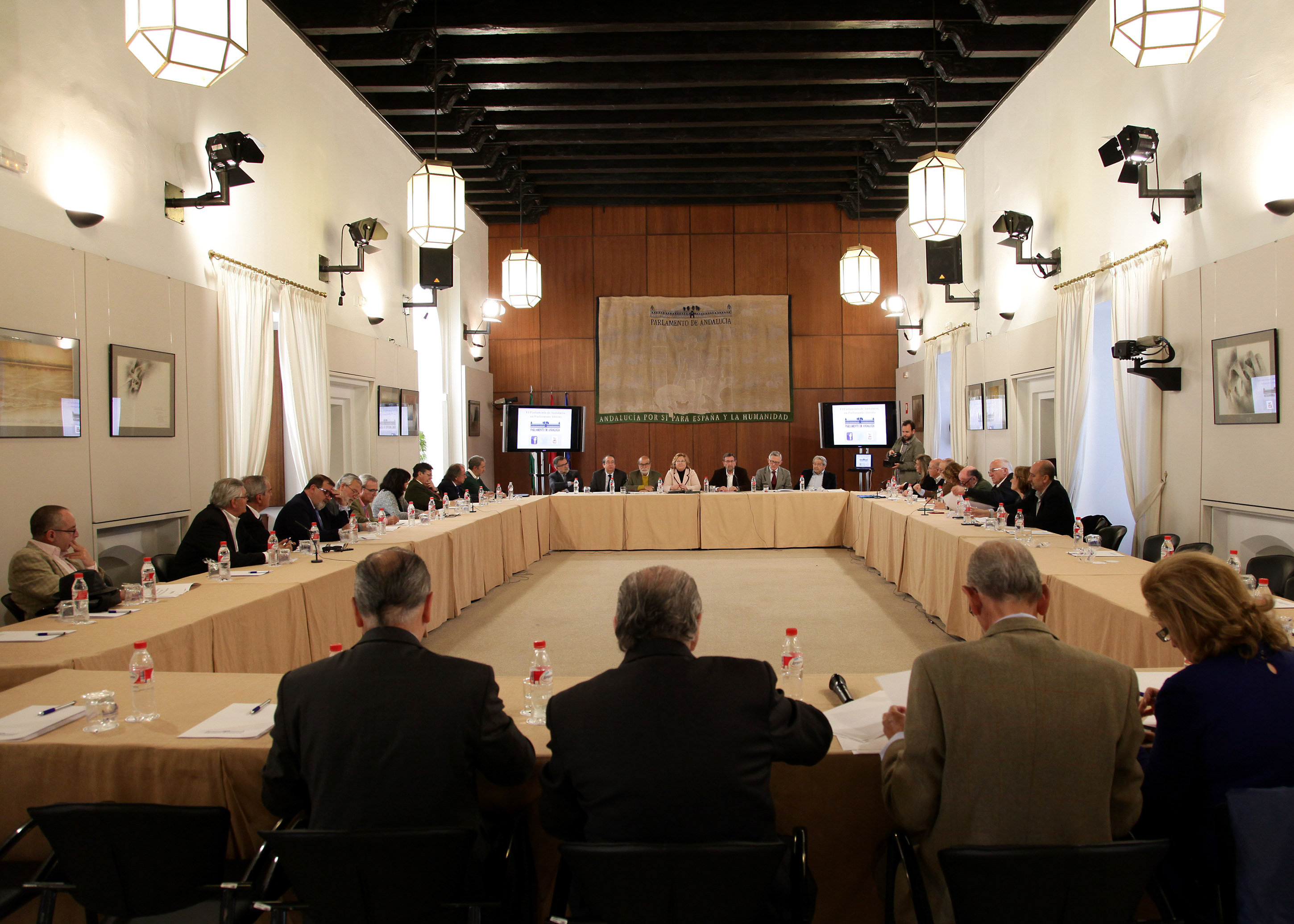 Reunin constitutiva de la Asociacin de Ex Diputados y Ex Diputadas del Parlamento de Andaluca