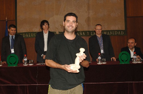 Enrique Padial, ganador en la categora amateur, con el galardn
