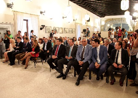 Numerosos representantes institucionales asistieron al homenaje al padre de la patria andaluza