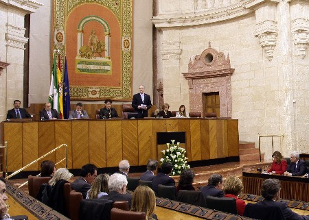 El presidente del Parlamento, Juan Pablo Durn, pronuncia el discurso institucional en el Pleno del Da de Andaluca