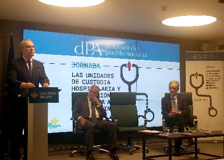 El presidente del Parlamento, Juan Pablo Durn, interviene en la inauguracin de la Jornada del Defensor del Pueblo Andaluz sobre atencin sanitaria especializada a personas internas en prisin en Andaluca