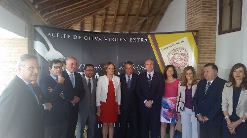 El presidente del Parlamento de Andaluca, Juan Pablo Durn, junto a otras personalidades, asiste al acto de celebracin del 35 aniversario de la DO Baena