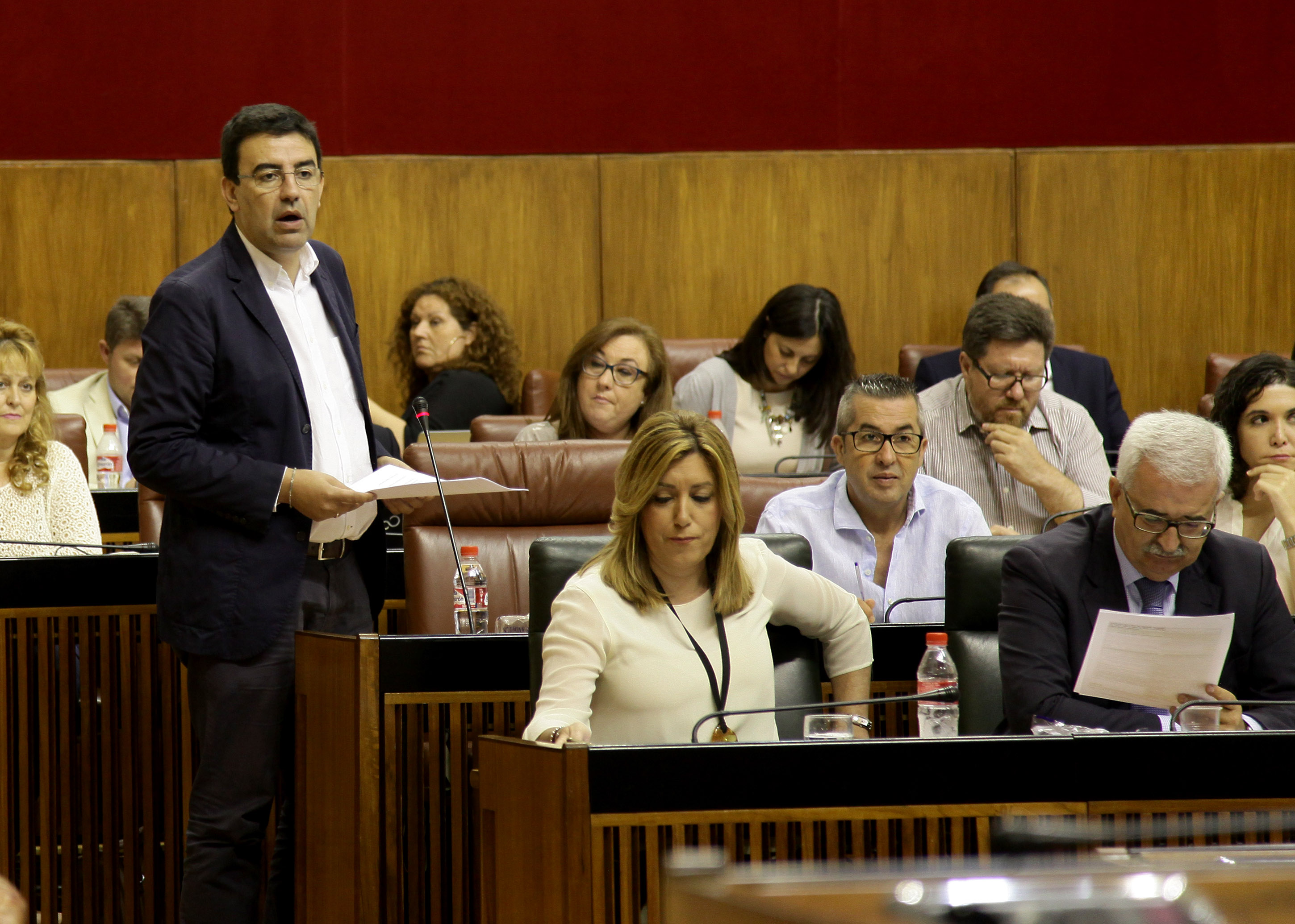 Mario Jimnez, portavoz del Grupo Socialista, se dirige a la presidenta de la Junta Susana Daz