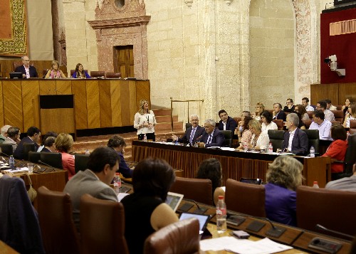 El Pleno del Parlamento durante una de las intervenciones de la presidenta de la Junta de Andalucía en la sesión de control