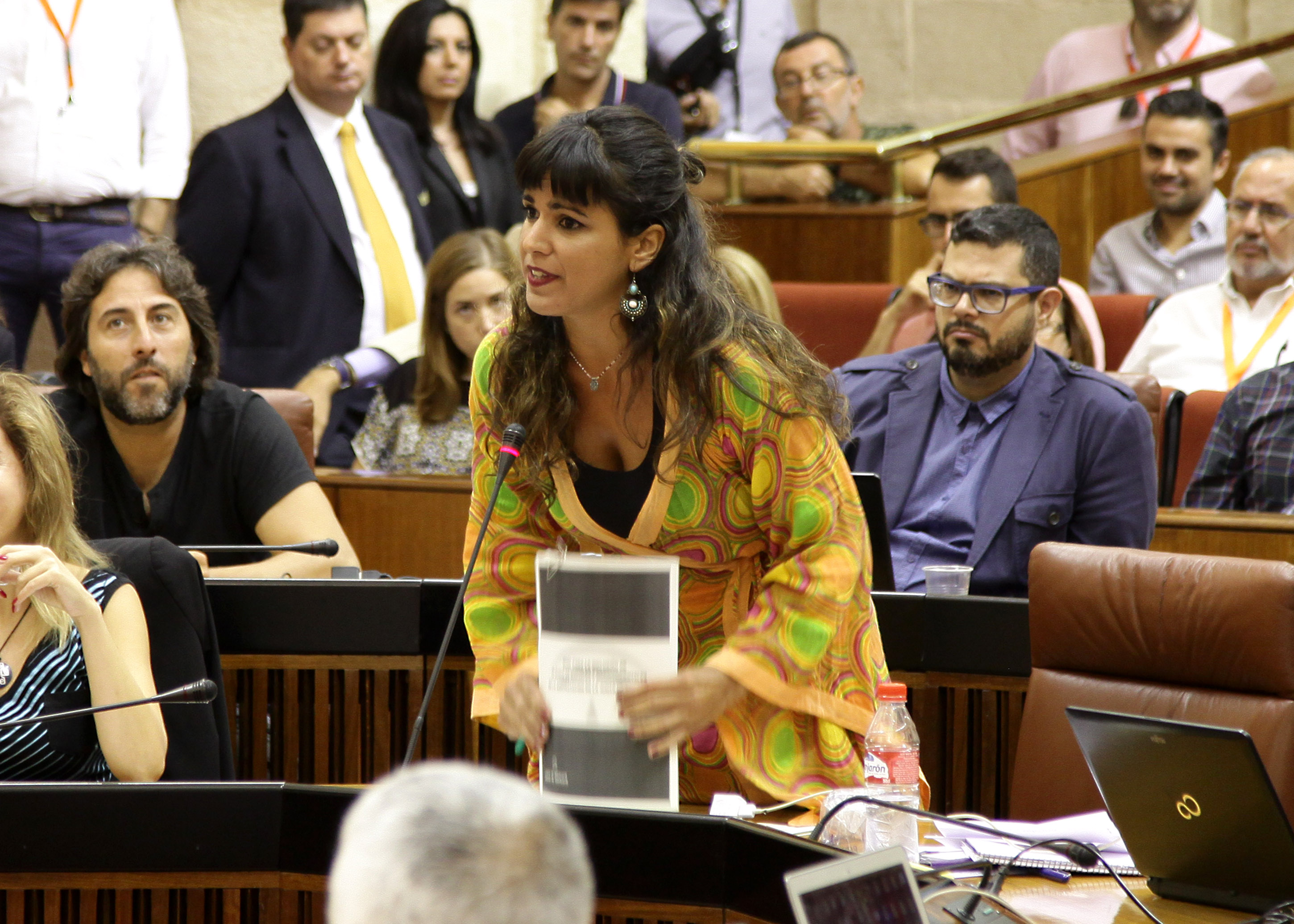 Teresa Rodrguez, portavoz del Grupo parlamentario Podemos, formula su pregunta a la presidenta de la Junta de Andaluca