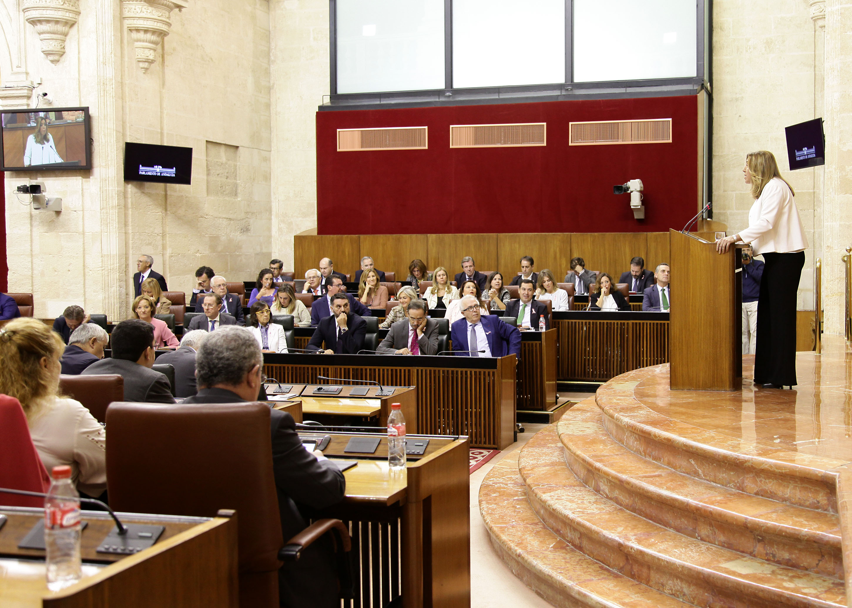 La bancada del Grupo parlamentario Popular, durante el discurso de la presidenta de la Junta de Andaluca