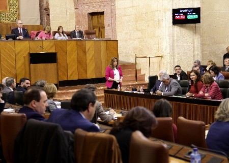 La presidenta de la Junta de Andaluca responde ante el Pleno a una de las preguntas planteadas por la oposicin