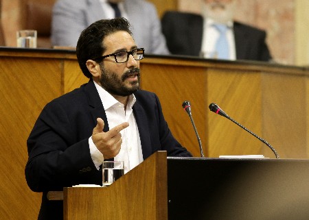 El diputado del Grupo parlamentario Podemos David Moscoso interviene en el debate final de la proposicin de Ley de senderos