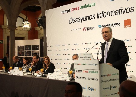El presidente del Parlamento de Andaluca, Juan Pablo Durn, pronuncia su conferencia en los Desayunos informativos de Europa Press
