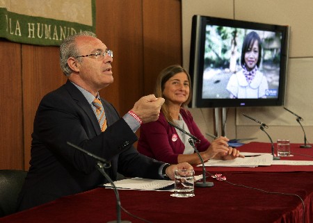 El presidente del Parlamento, Juan Pablo Durn, interviene en el acto 'Por ser nias', organizado en la sede de la Cmara por Plan Internacional