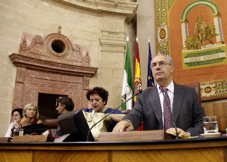 El presidente del Parlamento, Juan Pablo Durn, abre la sesin plenaria