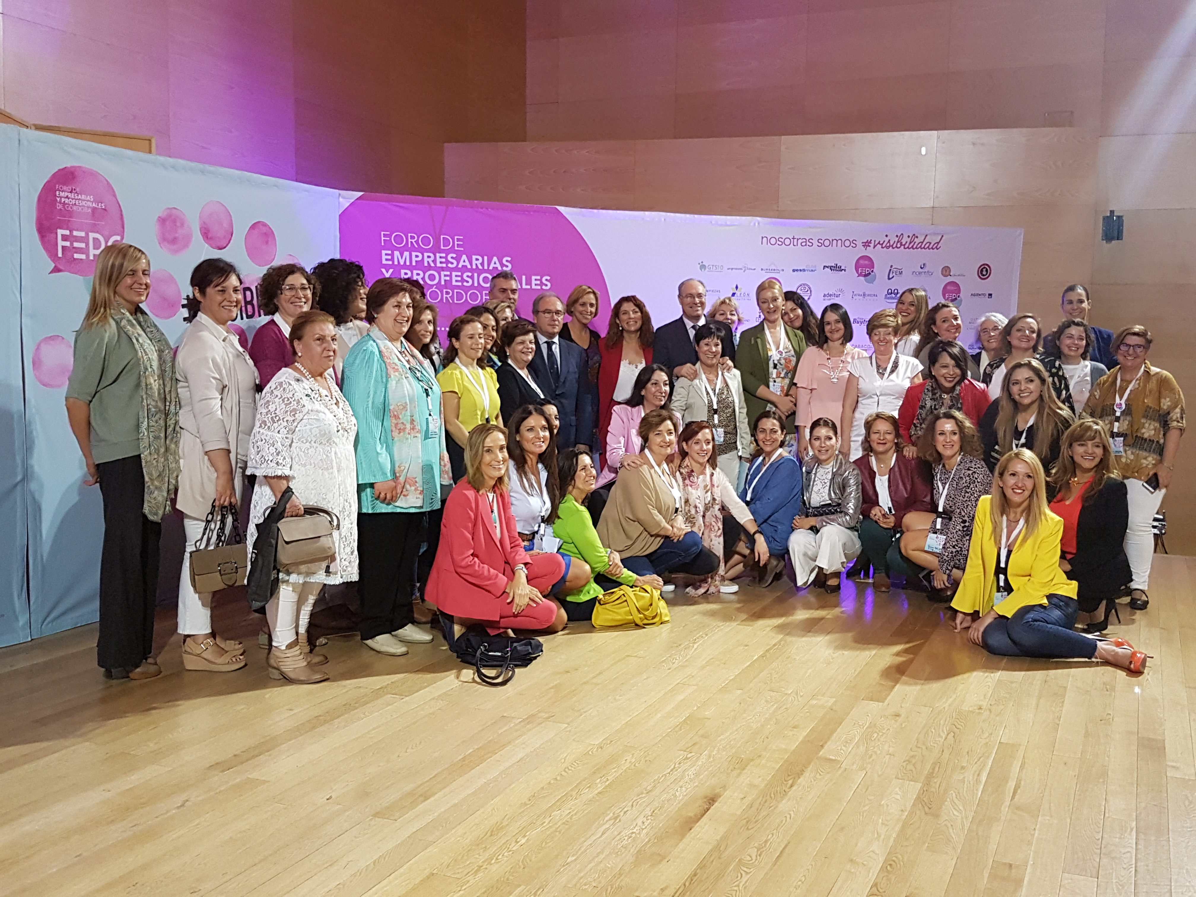 El presidente del Parlamento participa en el acto del I Foro andaluz de mujeres empresarias