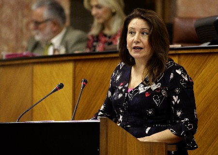 Carmen Crespo, portavoz del Grupo Popular, defiende una proposicin no de ley ante el Pleno