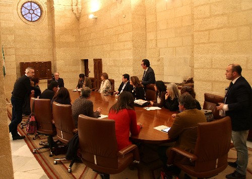 La Diputacin Permanente velar por los poderes de la Cmara cuando el Parlamento no est reunido (Artculo 58 del Reglamento del Parlamento de Andaluca)