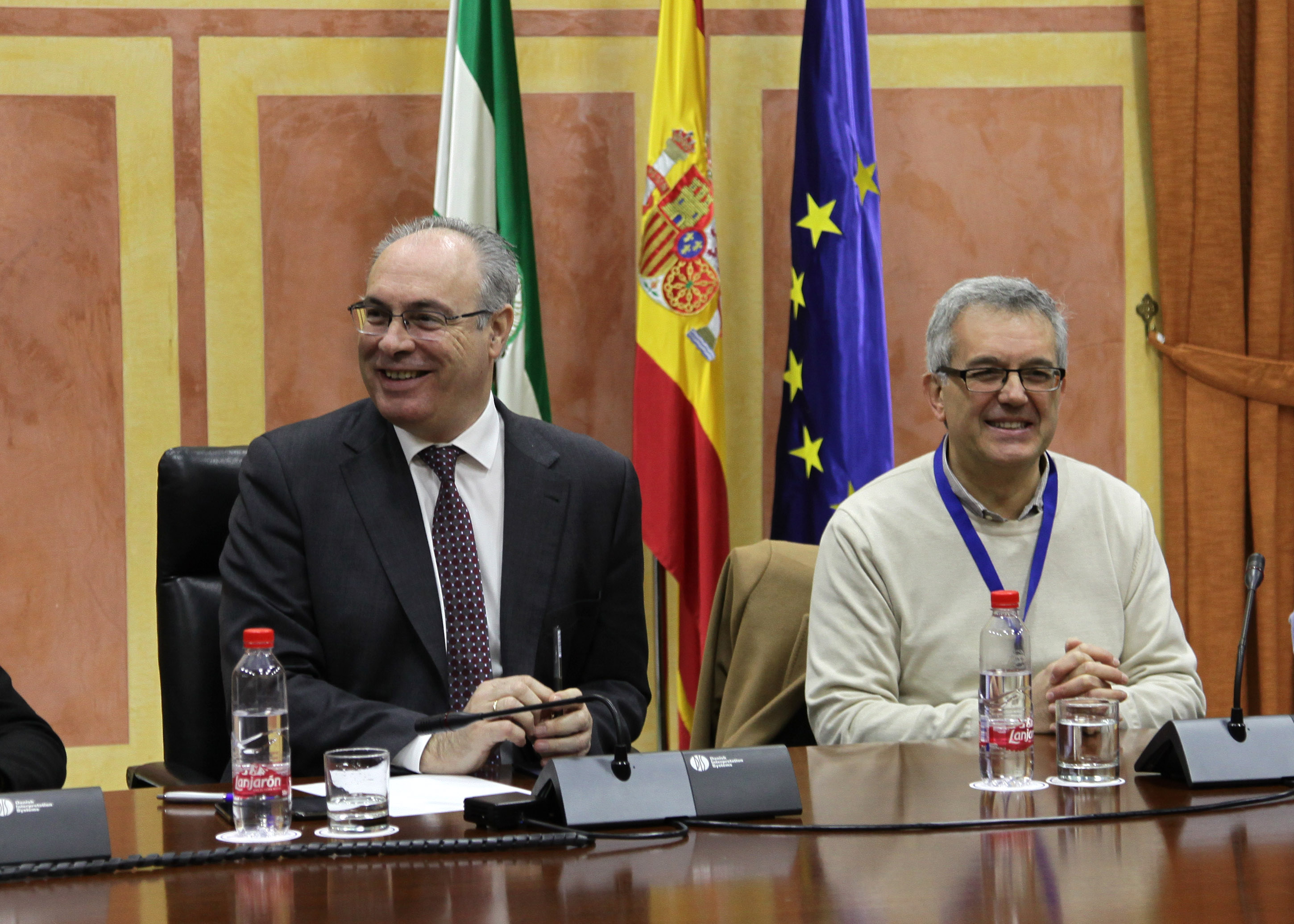 El presidente del Parlamento, Juan Pablo Durn, con el profesor de Sociologa Xavier Coller