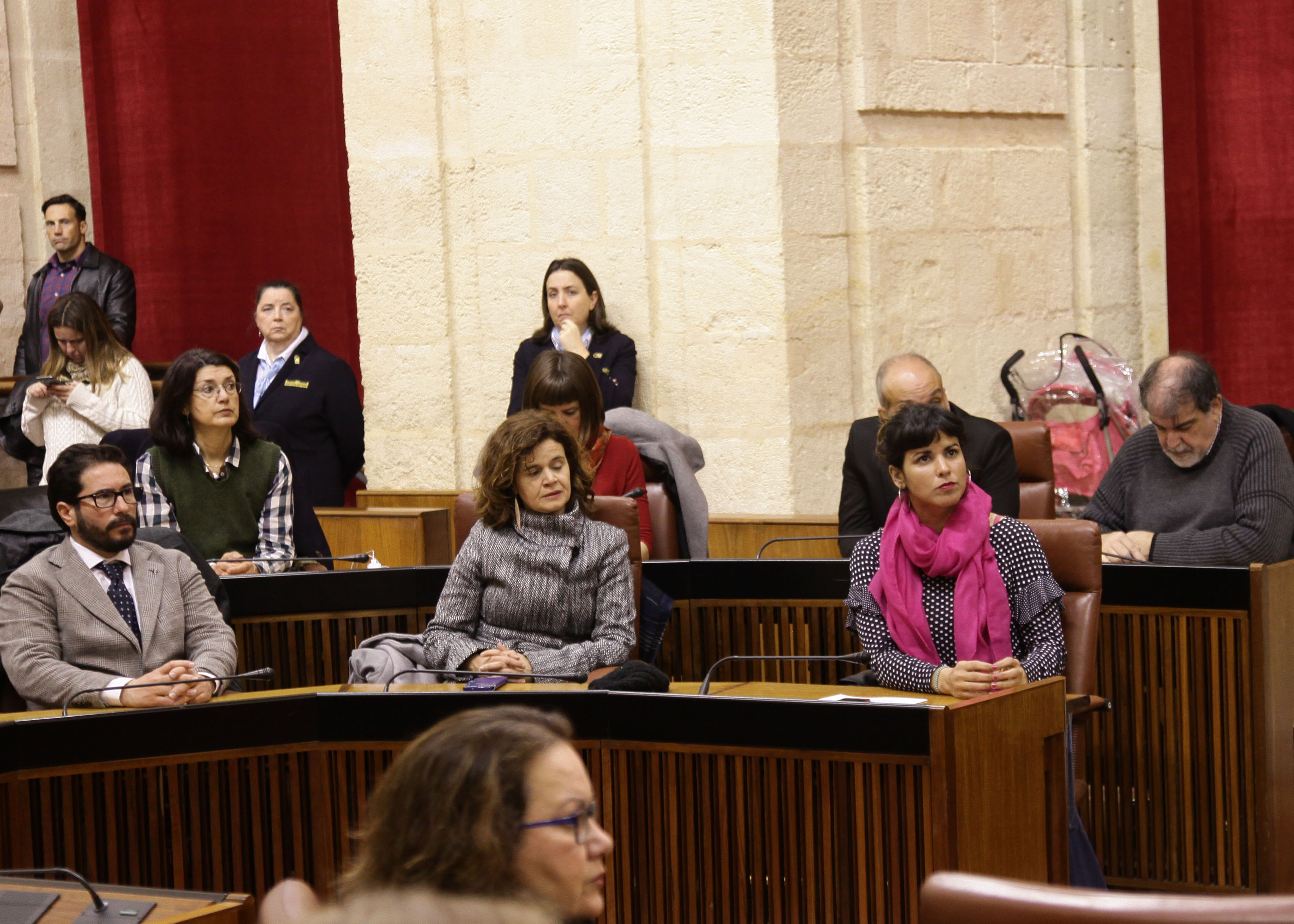 Diputados del Grupo parlamentario Podemos, durante el discurso del presidente de la Cmara