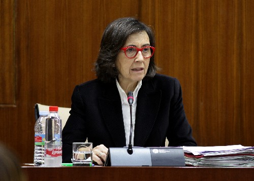 La consejera de Justicia e Interior, Rosa Aguilar, comparece en la Comisin sobre polticas para la proteccin de la infancia en Andaluca