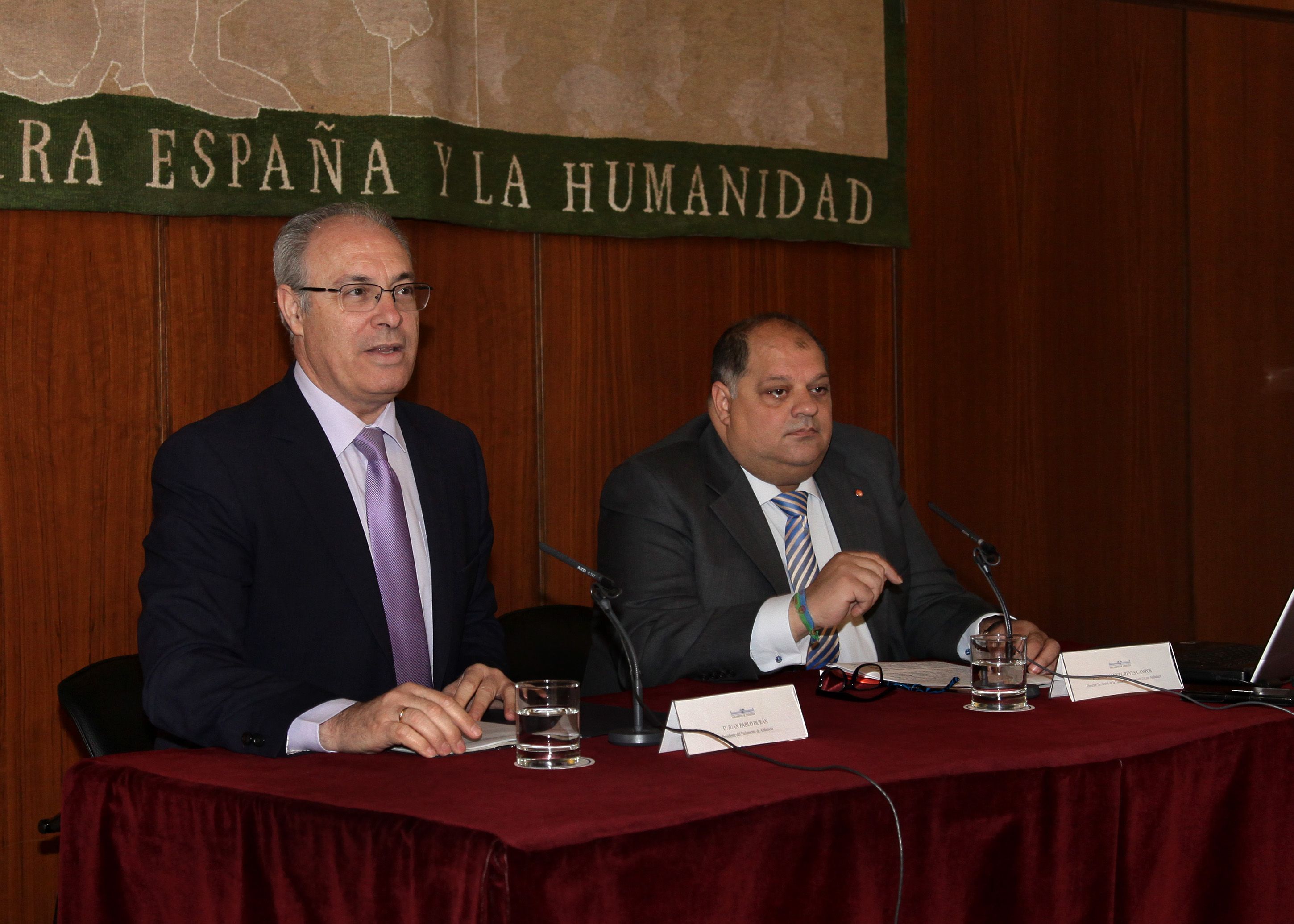 Juan Pablo Durán junto al director territorial de la Fundación Secretariado Gitano en Andalucía, Juan Reyes