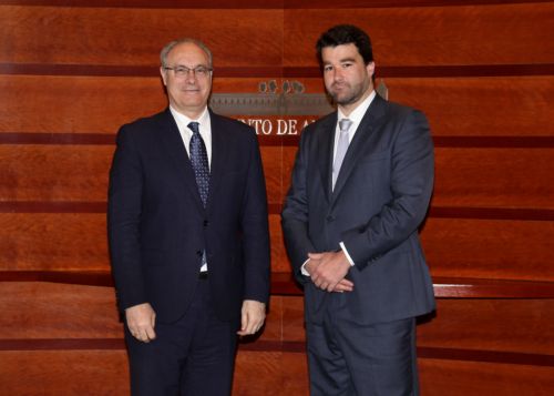 El presidente del Parlamento de Andaluca, Juan Pablo Durn, recibe en audiencia al Cnsul de Portugal, Joao Queirs 