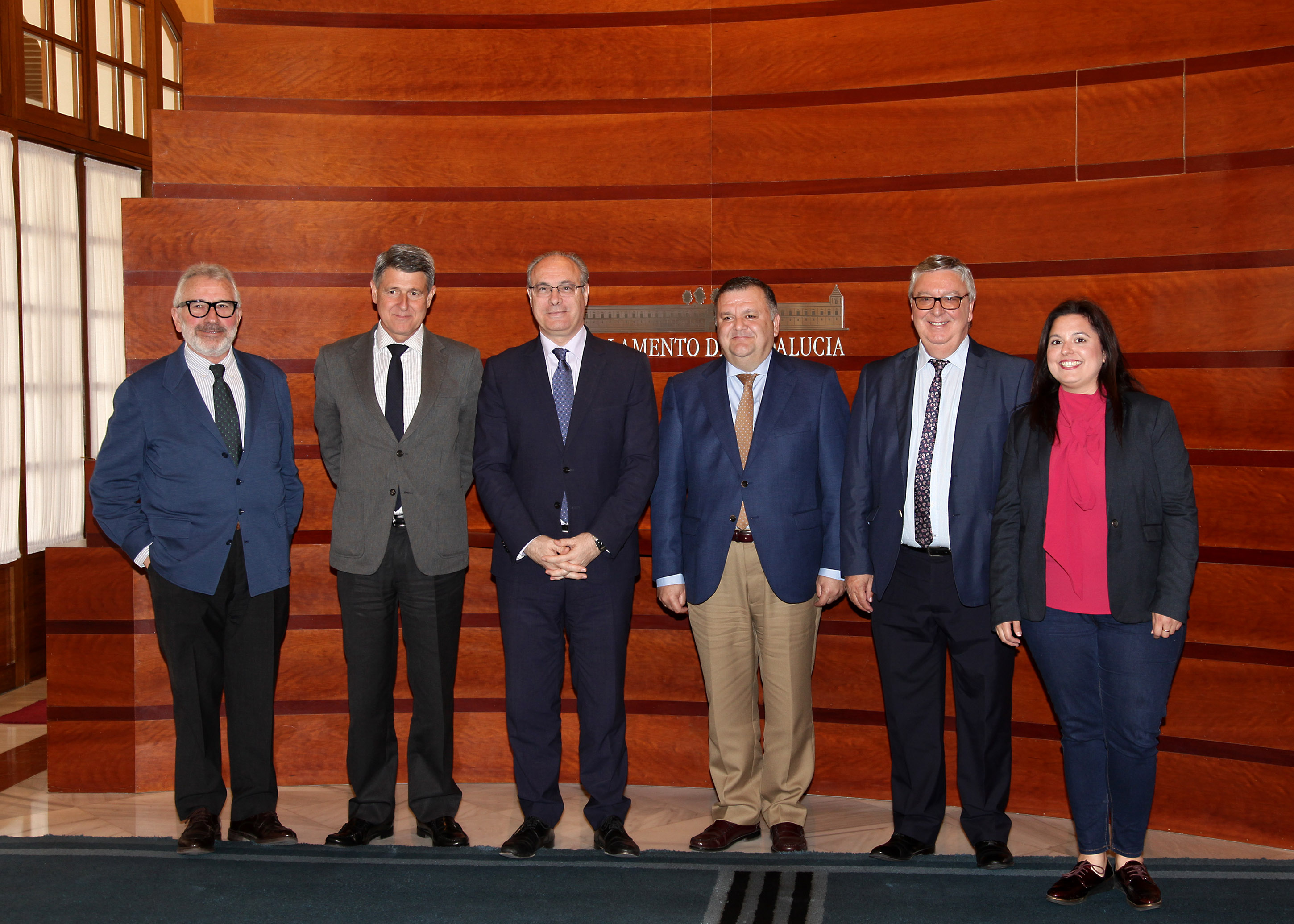 El presidente del Parlamento de Andaluca, Juan Pablo Durn, con los representantes de la Mesa del Regado de Crdoba