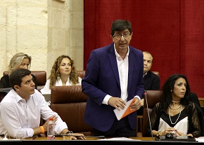  El portavoz del Grupo Ciudadanos, Juan Marn, formula una pregunta a la presidenta de la Junta de Andaluca