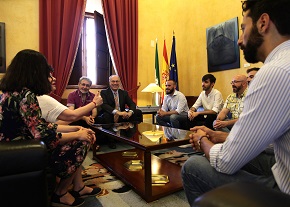  Juan Pablo Durn, con los representantes de la Red de Municipios Orgullosos de Andaluca