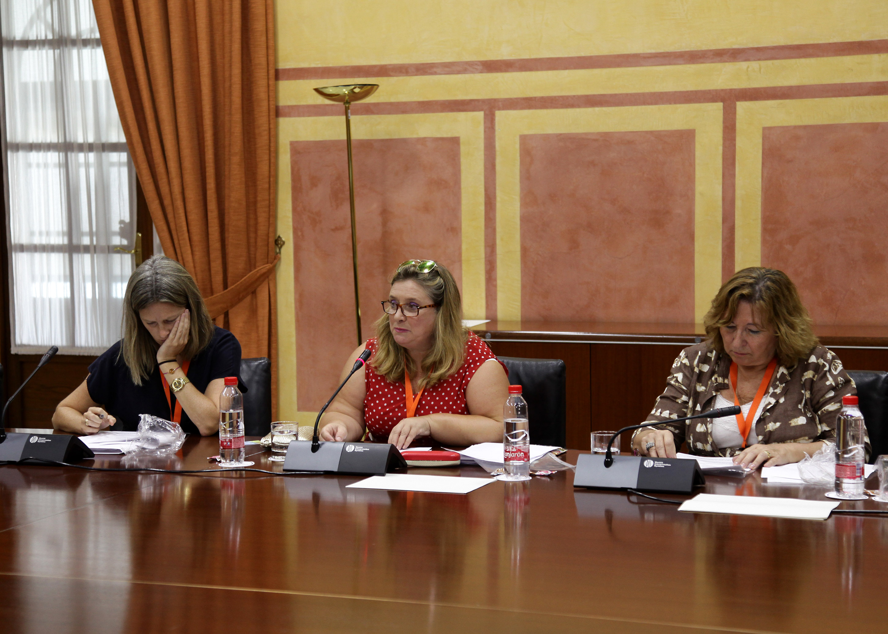  Representantes de la Asociacin de Mujeres de Cooperativas Agro-alimentarias de Andaluca (AMCAE-Andaluca)