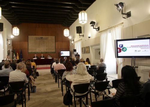  El Saln de Usos Multiples del Parlamento de Andaluca acogi la celebracin de estas Jornadas