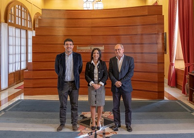 La presidenta del Parlamento, Marta Bosquet, recibe a Mario Jimnez y Juan Cornejo, del Partido Socialista, en la ronda de contactos para designar un candidato a la investidura 