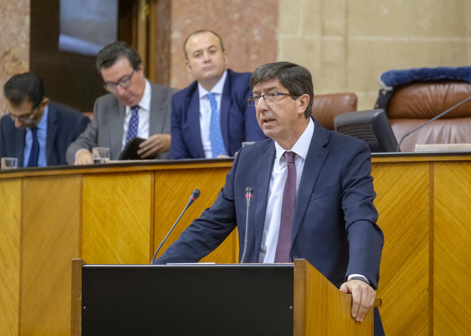  El presidente del Grupo parlamentario Ciudadanos, Juan Marn, interviene en el debate de investidura de Juan Manuel Moreno