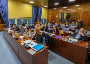   Los miembros de la Comisin de Igualdad, al inicio de la primera sesin ordinaria de la legislatura