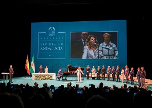  Pastora Soler interpreta en himno de Andaluca en la ceremonia de entrega de las Medallas con motivo del 28 de Febrero