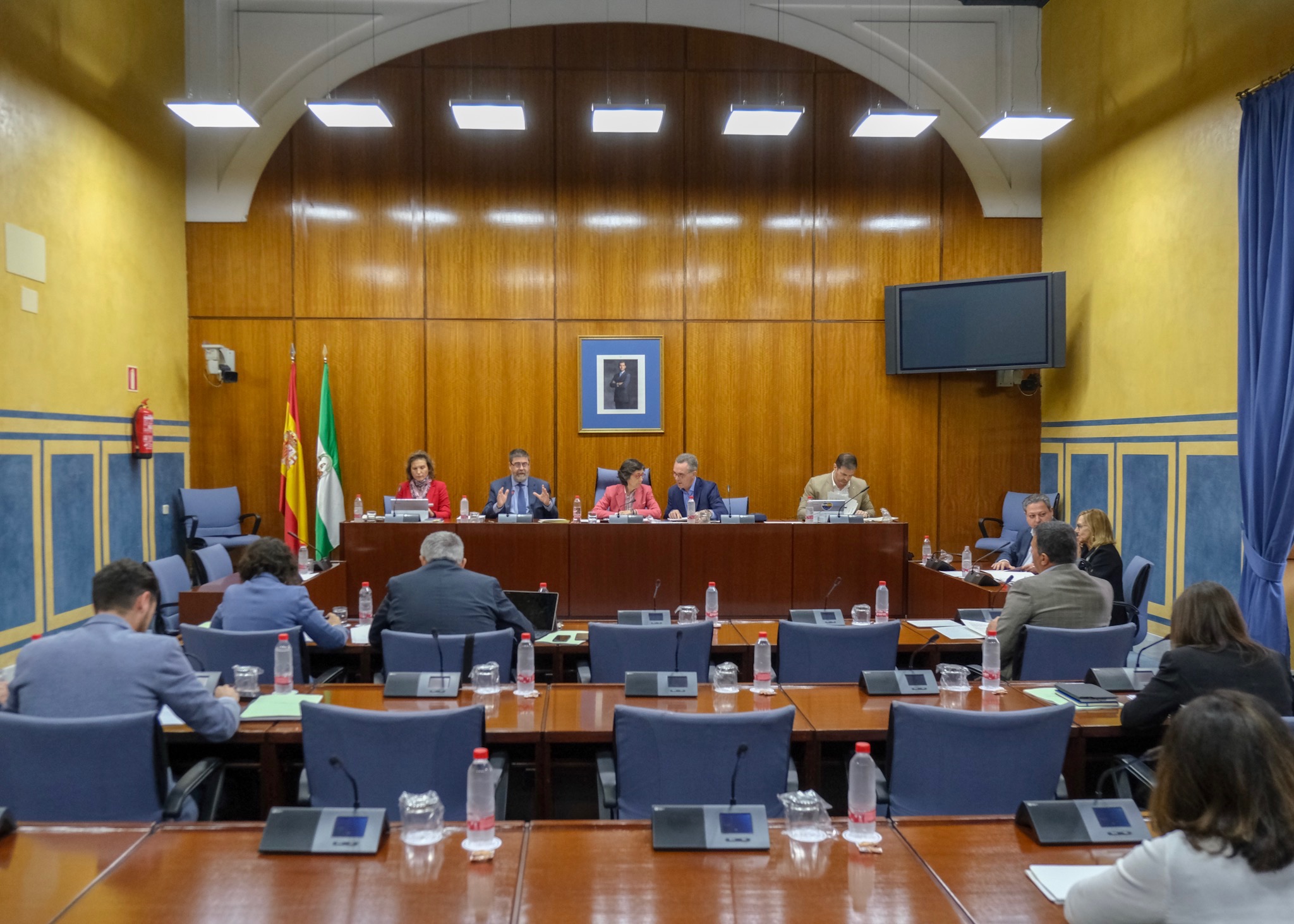 La Comisin de Hacienda asiste a la presentacin de un informe por parte del presidente de la Cmara de Cuentas, Antonio Lpez