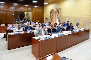  Diputados de la Comisin de Educacin, durante una de las intervenciones de Imbroda