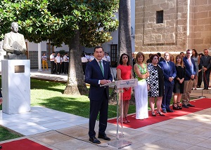 El presidente de la Junta de Andaluca, Juan Manuel Moreno, interviene en el acto 