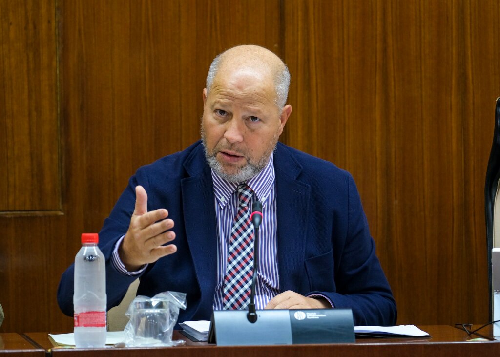 Javier Imbroda, consejero de Educacin y Deporte, interviene en comisin parlamentaria  