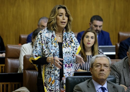 La presidenta del Grupo Parlamentario Socialista, Susana Daz, formula su pregunta al presidente de la Junta de Andaluca en la sesin de control  