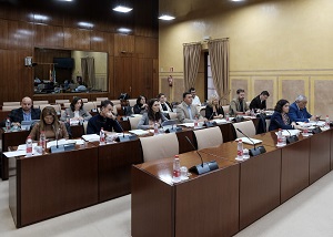  Diputados de la Comisin de Hacienda, Industria y Energa, al comienzo del debate del Dictamen
