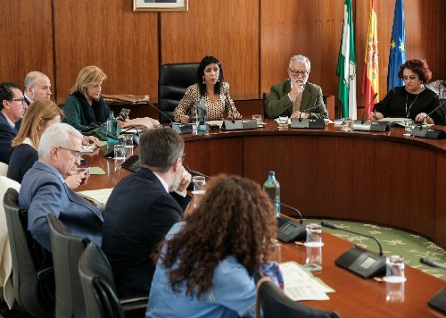 La presidenta Marta Bosquet se dirige a los portavoces de los grupos para solicitar su parecer sobre el orden del da del prximo Pleno 